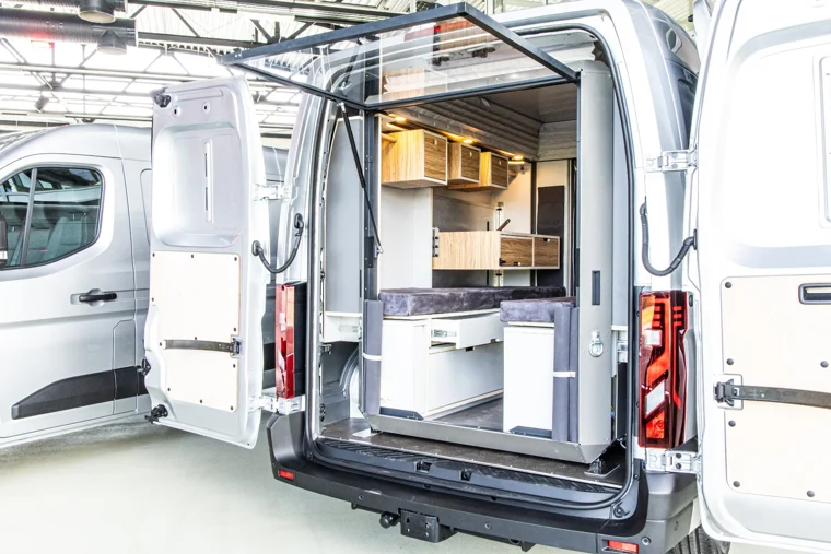 PlugVan Life – bivalni modul v kombiju